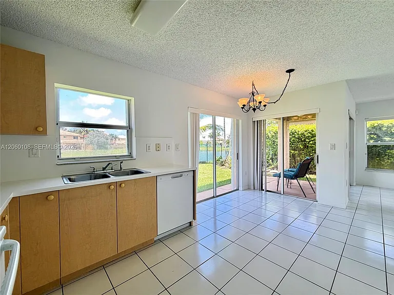 7557 SW 164th Ct — Photo 6