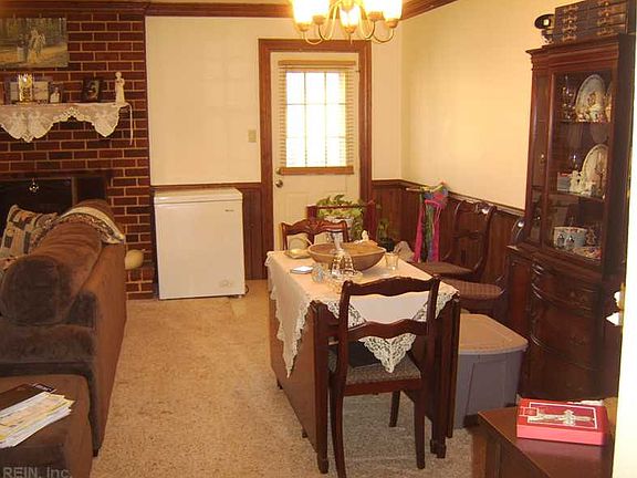 5th image of 325 Middle Oaks Dr