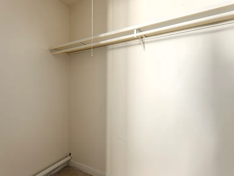 Ashton Court Apartments — Photo 10