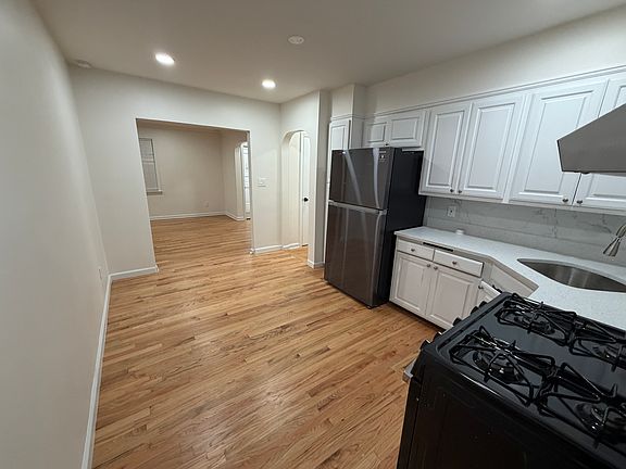 5th image of 266 Madison St Floor 1