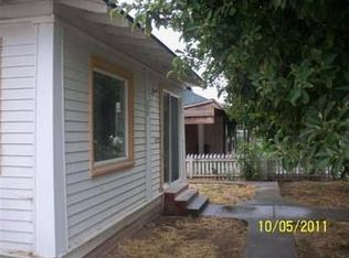 708 S 8th St, Sunnyside, WA 98944