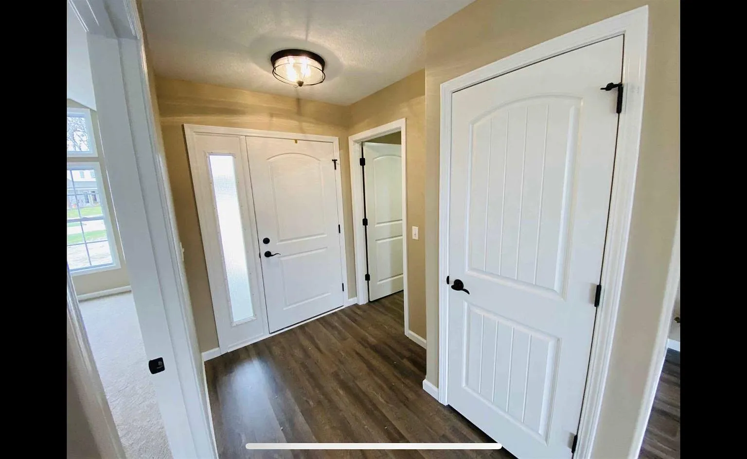 3 bed, 1431 sqft, $2,100 — Photo 2