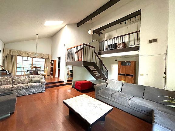 2nd image of 847 Mooncrest Cir