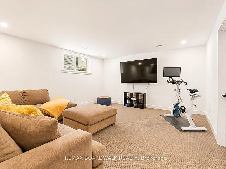 52 Big Dipper St — Photo 42