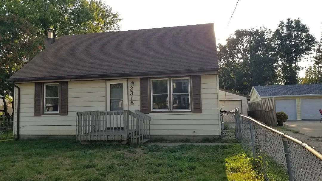 3 bed, 1200 sqft, $1,450 — Photo 2
