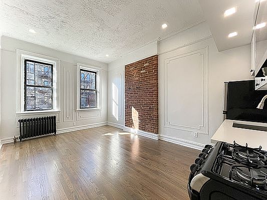 1st image of 48 Graham Ave #1C