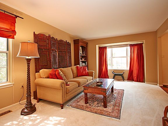 4th image of 5421 Gladewright Dr