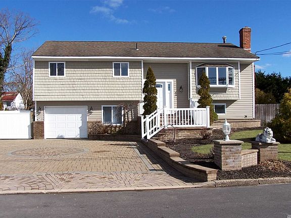 4th image of 31 Newtown Ave