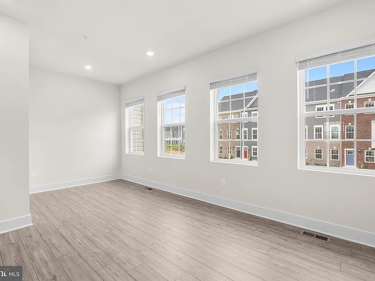 1826 Parham Way — Photo 14