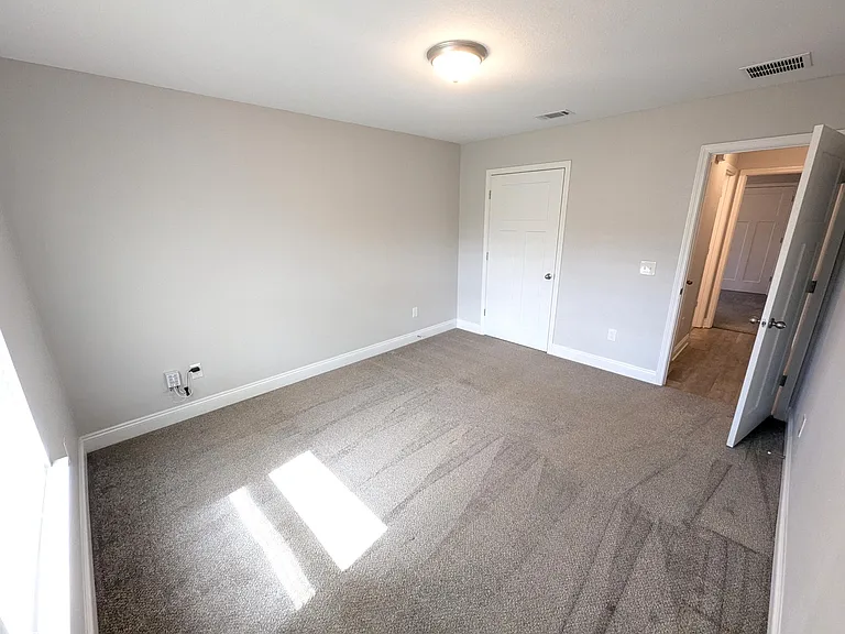 1651 Ponderosa Dr — Photo 3