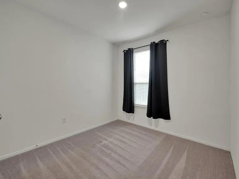 16435 Big Hickory Dr — Photo 25