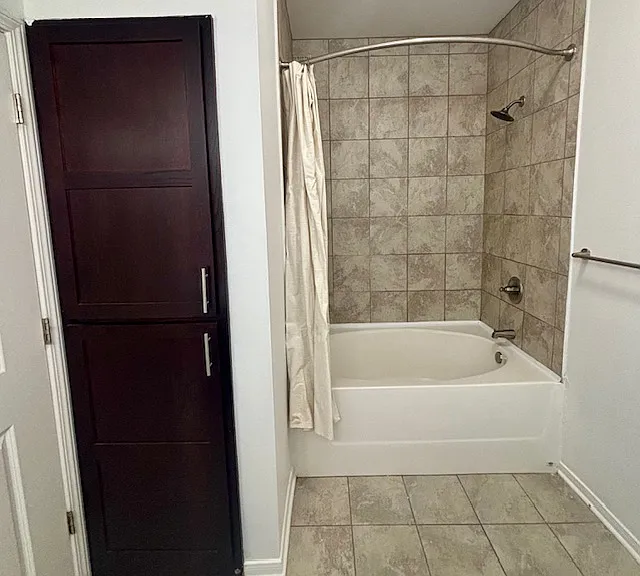 Renaissance Pointe Parkland Heights — Photo 14