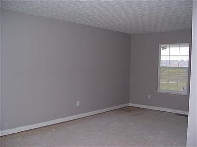 5th image of 426 Meadow Glen Ave