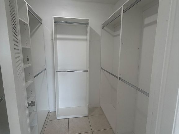 3rd image of 1461 W 42nd St APT 307