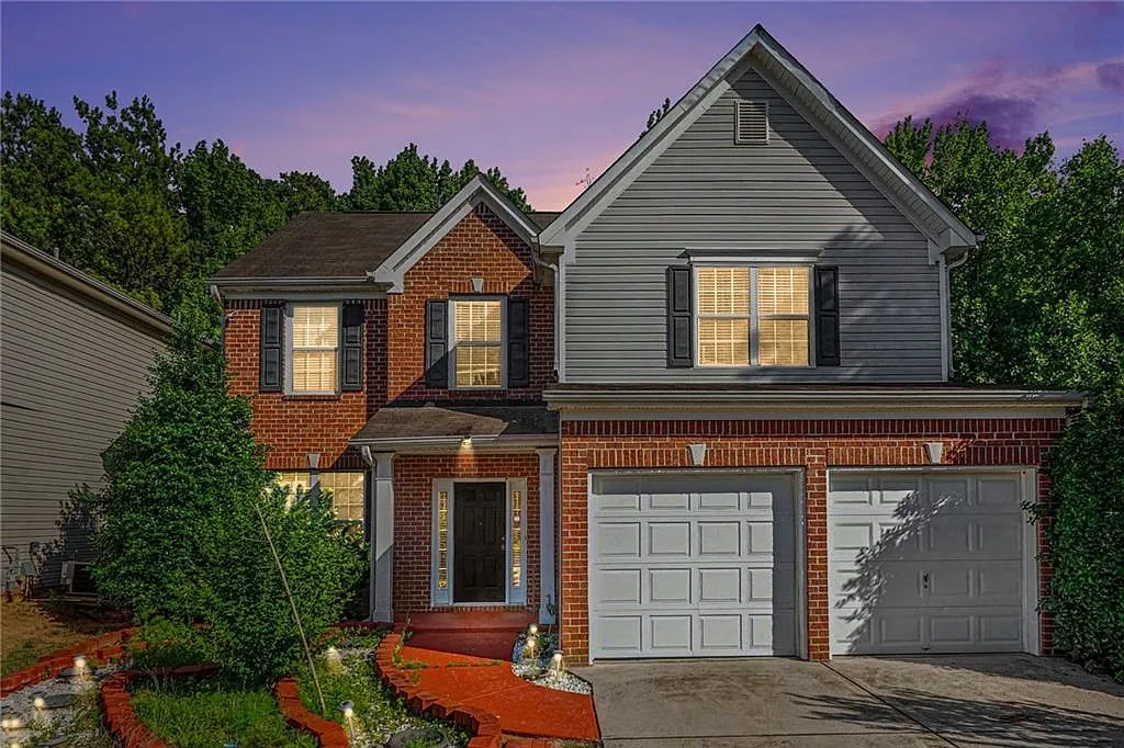 4 bed, 2.5 bath, 2006 sqft, $2,100 — Photo 1