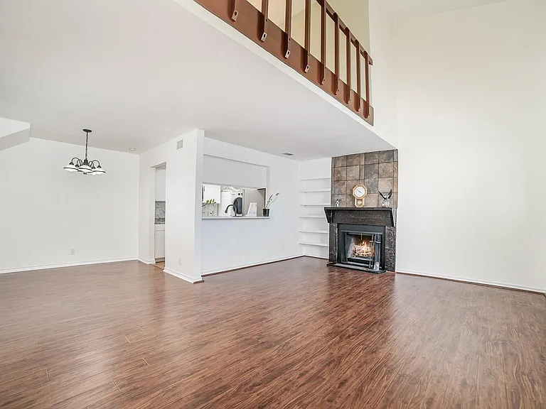 3131 Wycliff Ave — Photo 12