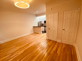 Rented by Metropolis Real Estate of Manhattan