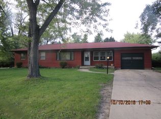 900 E 1st St, Lockport, IL 60441