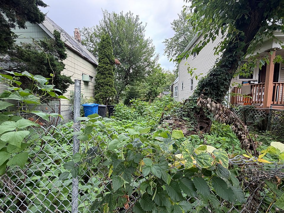 1st image of 635 N Leamington Ave