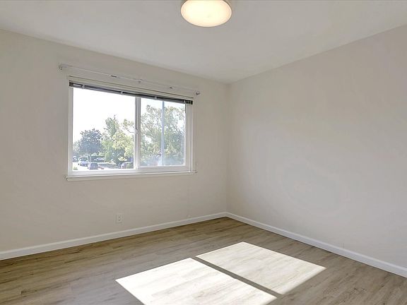 4th image of 1480 Falcon Ct