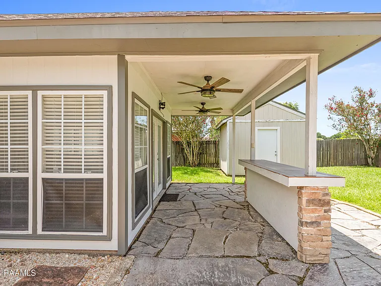 412 Crest Cir — Photo 34