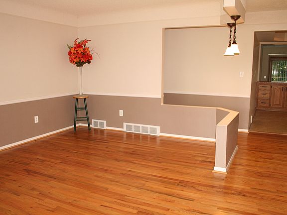 4th image of 13203 Darryl Dr