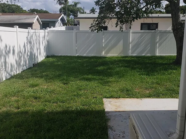 8351 Johnson St — Photo 21