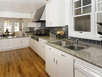 5th image of 2760 Broderick St