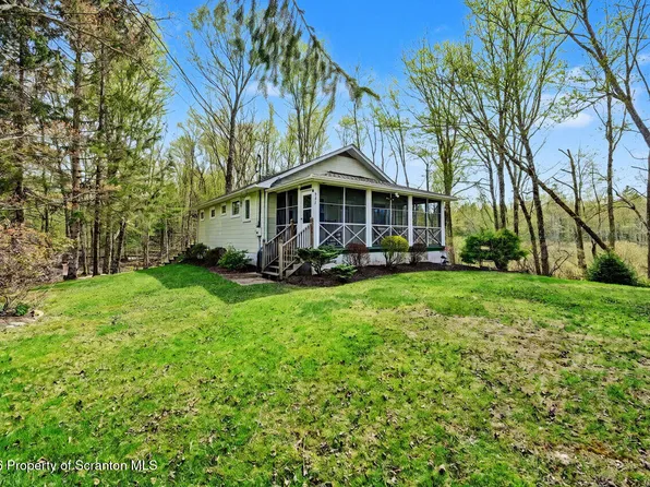 147 3rd St, Gouldsboro, PA 18424