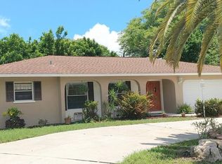 324 Magellan Dr, Sarasota, FL 34243