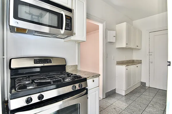 Rented by Bohemia Realty Group | media 20