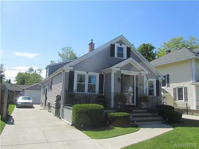 1st image of 28 Wellington Ave