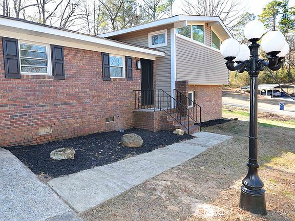 3rd image of 326 Hillcrest Dr