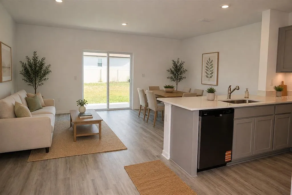 3 bed, 2.5 bath, 1463 sqft, $1,950 — Photo 3