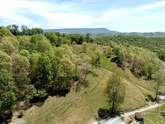 2nd image of 453 Long Hollow Rd
