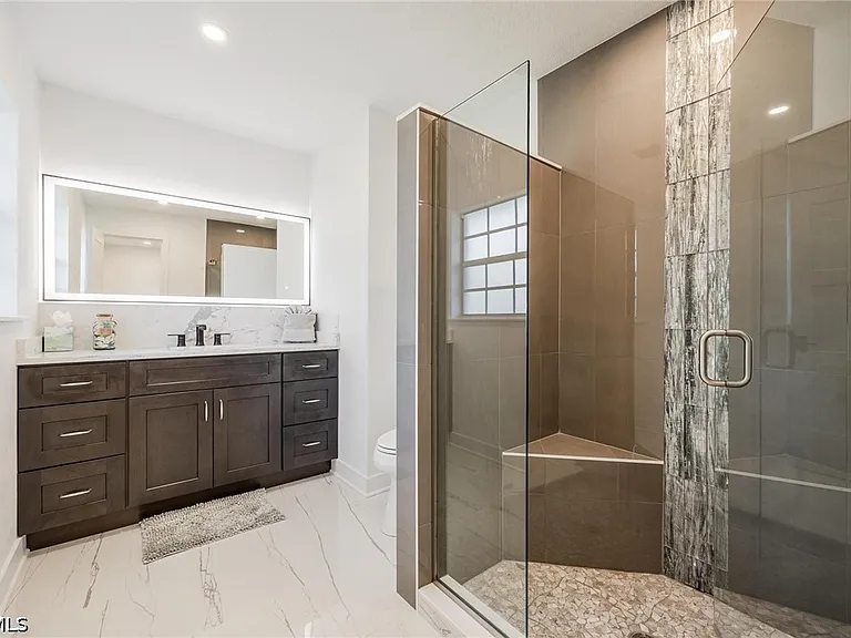 4930 Edith Esplanade Cpe — Photo 23