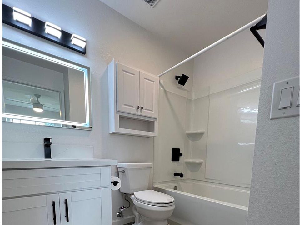Primary Bedroom Bathroom