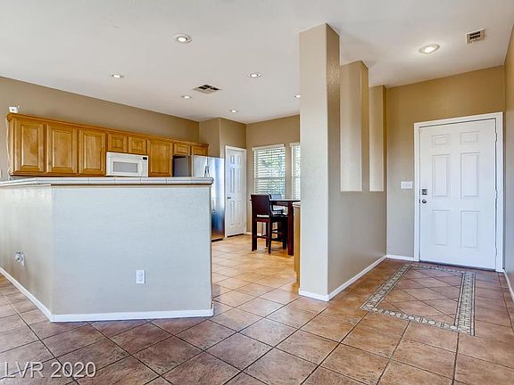 4th image of 170 Mount Earl Ave