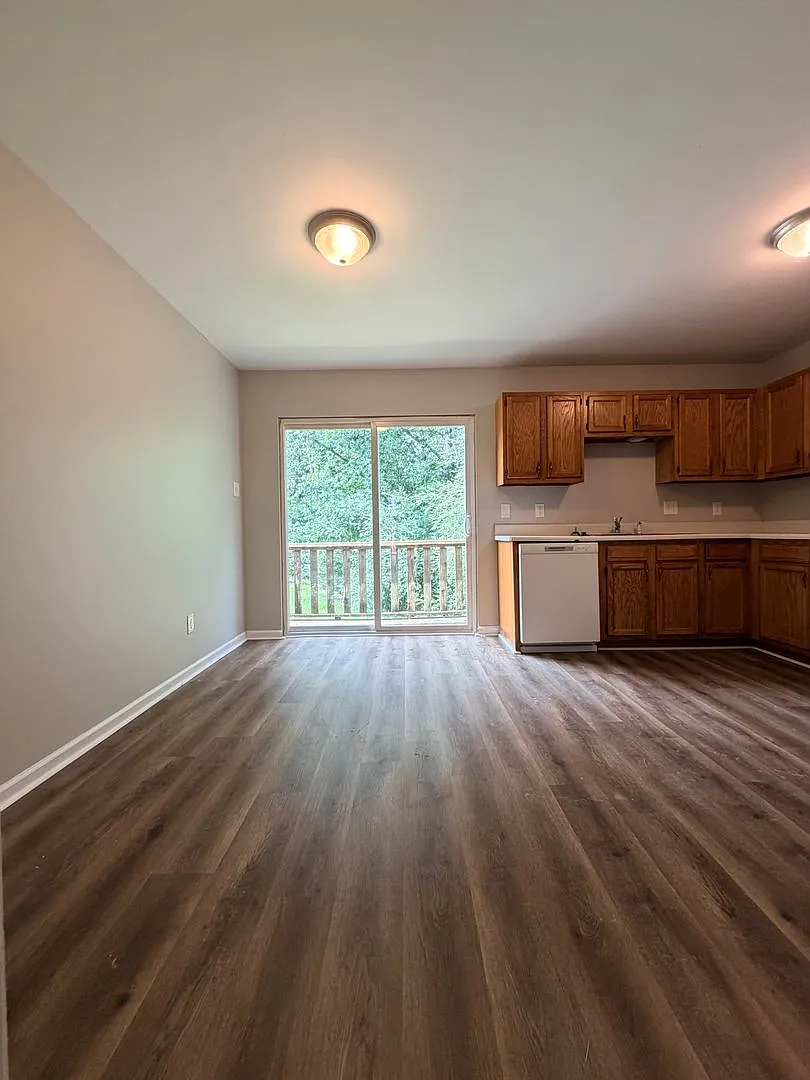 8700 White Rock Lane Units 1-3 — Photo 4