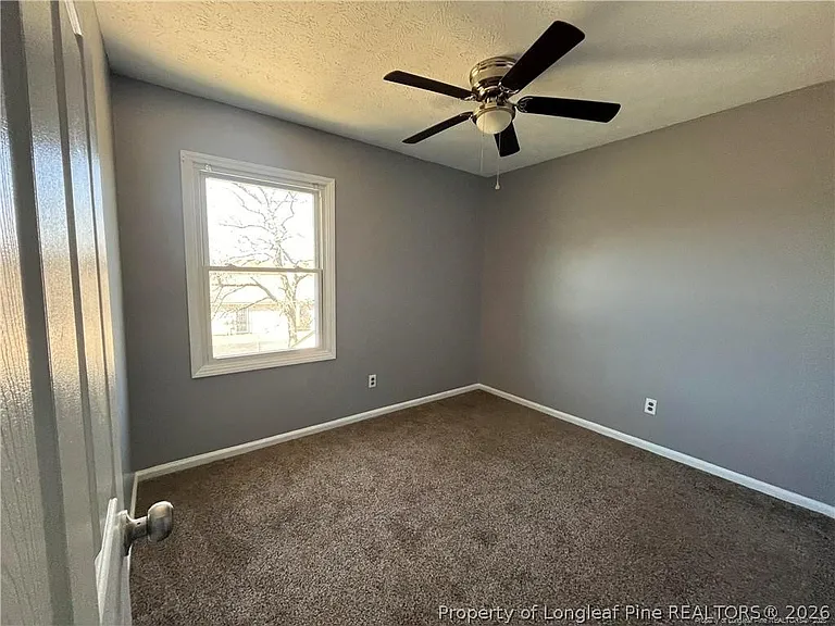 405 Kirkcaldy Ct — Photo 7