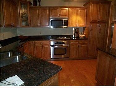 2nd image of 4075 Cambridge Dr