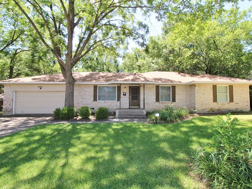 1st image of 316 Willow Wood Ln