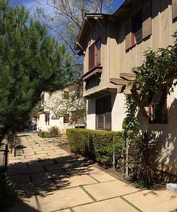 5th image of 1026 E Gutierrez St