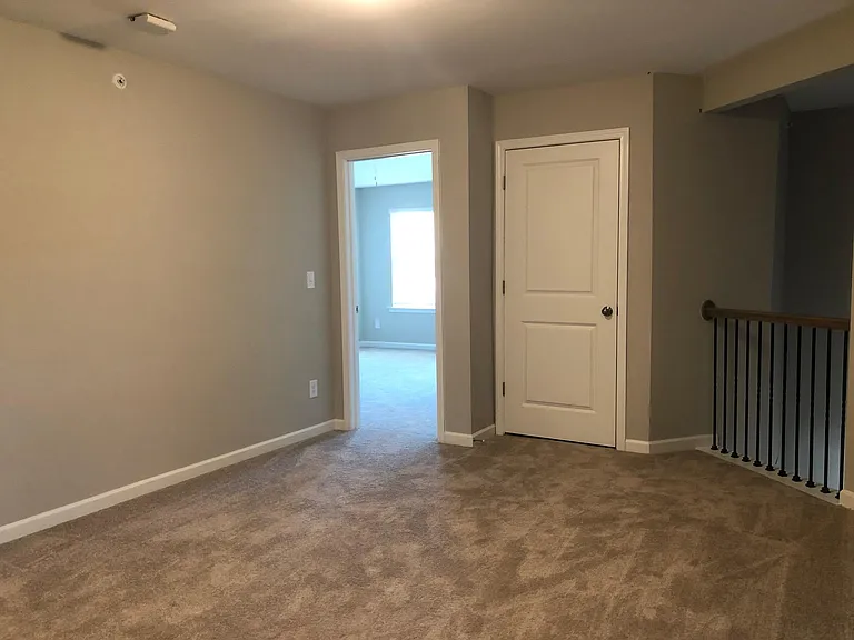 1333 Endicott Ct — Photo 6