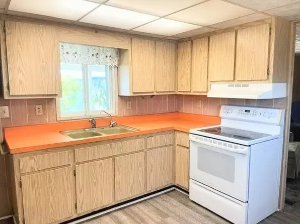 405 Port Royal Ct, North Fort Myers, FL 33917