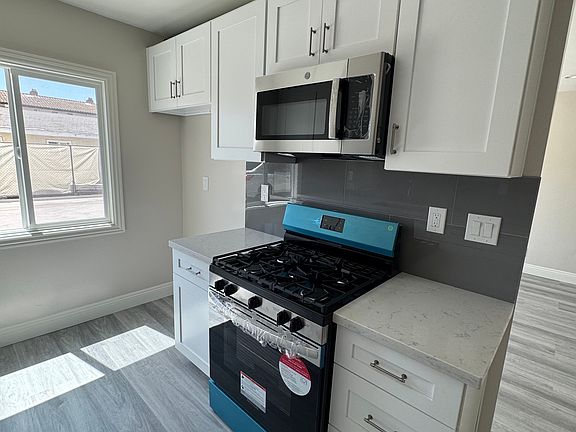 5th image of 1425 S Marguerita Ave #F