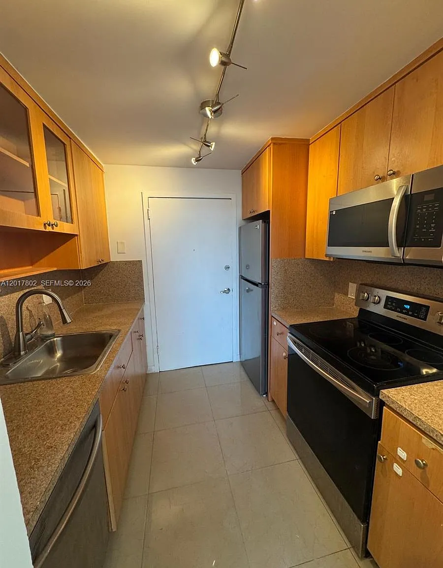 Keystone Towers Condo — Photo 4