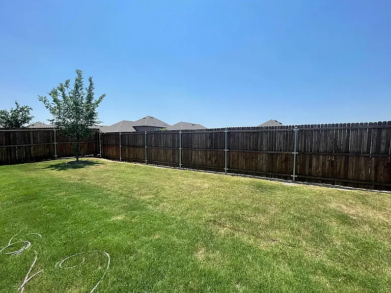 2924 Log Cabin Dr — Photo 23