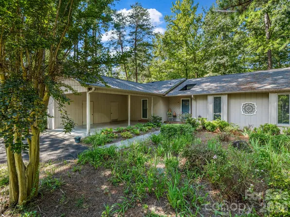 55 Diamond Ridge Ln, Columbus, NC 28722