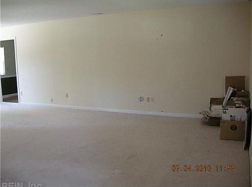 2nd image of 2861 Augusta Cir